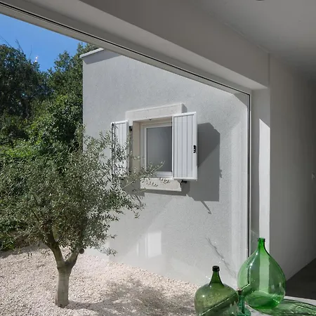 Villa Stunning In With Outdoor Swimming Pool, Wifi And 3 Bedrooms Cepljani