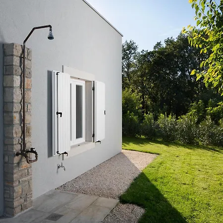 Villa Stunning In With Outdoor Swimming Pool, Wifi And 3 Bedrooms